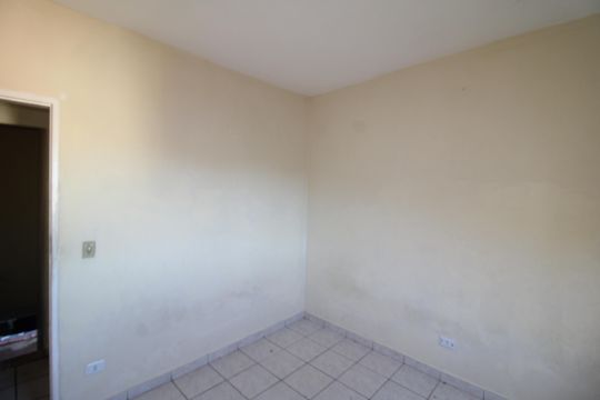 Quarto 1 de casa para alugar com 2 quartos, 90m² em Parque Peruche, São Paulo