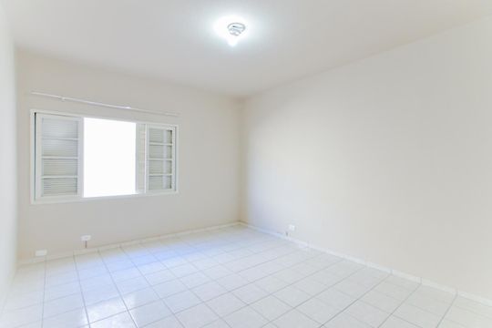 Quarto 1 de casa para alugar com 2 quartos, 147m² em Vila Galvão, Guarulhos