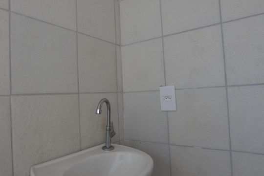 Banheiro de casa para alugar com 1 quarto, 38m² em Osvaldo Cruz, Rio de Janeiro