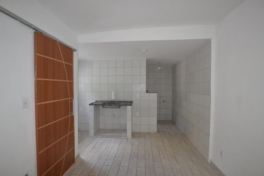 Casa para alugar com 1 quarto, 38m² em Osvaldo Cruz, Rio de Janeiro