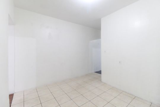 Cozinha de casa para alugar com 3 quartos, 200m² em Jardim das Oliveiras, São Paulo