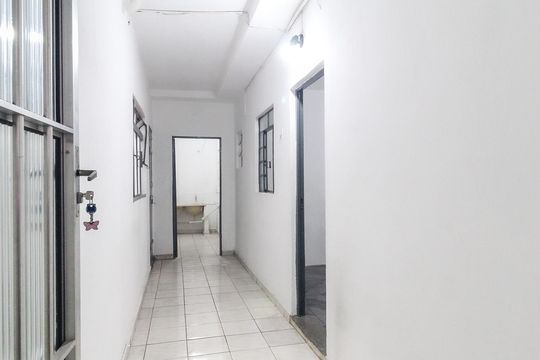Área Externa de casa para alugar com 3 quartos, 200m² em Jardim das Oliveiras, São Paulo
