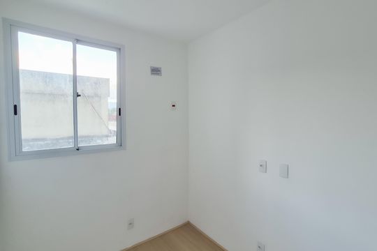 Quarto 1 de apartamento para alugar com 2 quartos, 38m² em Bonsucesso, Rio de Janeiro