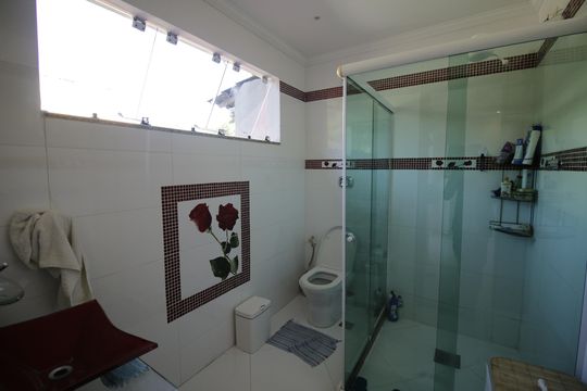 Banheiro da Suíte 3 de casa para alugar com 3 quartos, 360m² em Anil, Rio de Janeiro