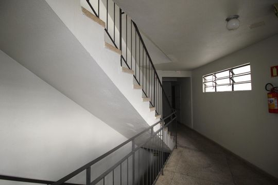 Corredor de apartamento à venda com 2 quartos, 53m² em Jardim Itu-sabará, Porto Alegre