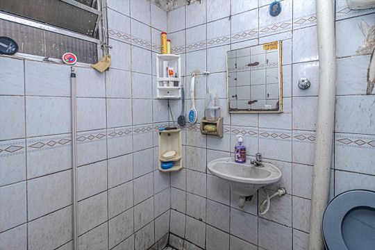 Banheiro de casa à venda com 1 quarto, 78m² em Vila Heliopolis, São Paulo
