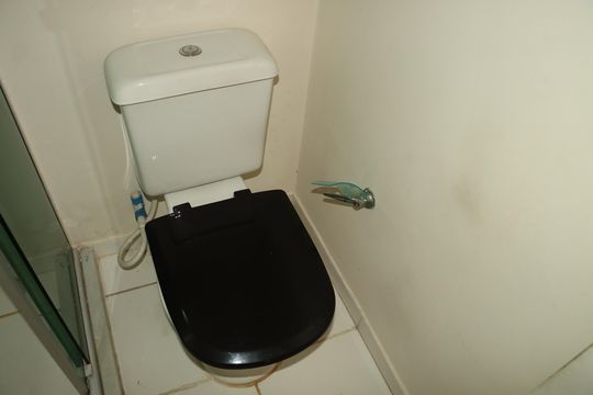 Banheiro social de apartamento à venda com 2 quartos, 49m² em Vila Antonieta, São Paulo