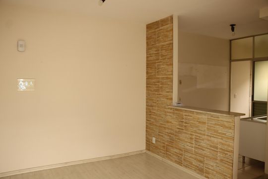 Sala de apartamento à venda com 2 quartos, 49m² em Vila Antonieta, São Paulo