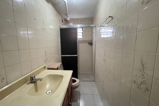 Banheiro de apartamento à venda com 2 quartos, 49m² em Jardim Raposo Tavares, São Paulo