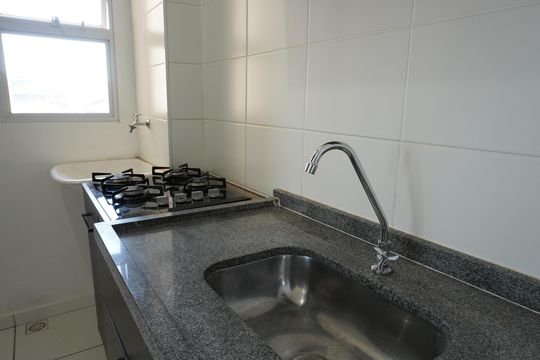 Cozinha de apartamento para alugar com 2 quartos, 43m² em Jardim Jockei Club A, São Carlos