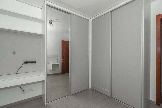 Quarto 2 de apartamento para alugar com 3 quartos, 60m² em Jardim Carvalho, Porto Alegre