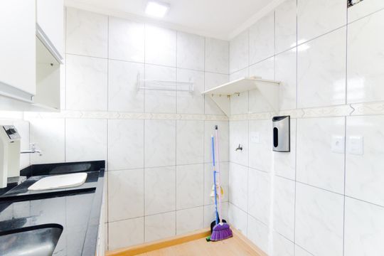 Cozinha de casa de condomínio para alugar com 2 quartos, 40m² em Residencial Parque Cumbica, Guarulhos