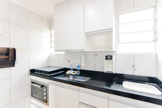 Cozinha de casa de condomínio para alugar com 2 quartos, 40m² em Residencial Parque Cumbica, Guarulhos