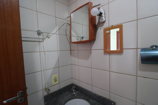 Banheiro da suíte de apartamento à venda com 2 quartos, 58m² em Taquara, Rio de Janeiro