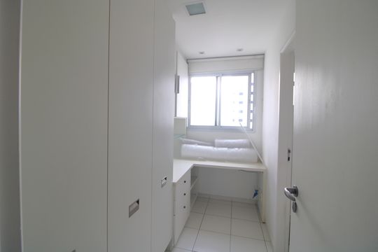 Área de serviço de apartamento para alugar com 3 quartos, 304m² em Vila Sofia, São Paulo