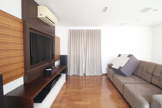 Sala 2 de apartamento para alugar com 3 quartos, 304m² em Vila Sofia, São Paulo