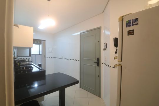Cozinha de apartamento para alugar com 4 quartos, 300m² em Barra Funda, Guarujá