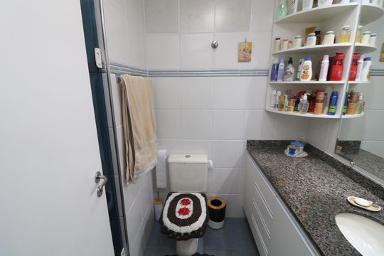 Banheiro de apartamento à venda com 3 quartos, 65m² em Vila Ema, São Paulo