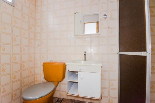 Banheiro de apartamento para alugar com 2 quartos, 56m² em Jardim Cocaia, Guarulhos