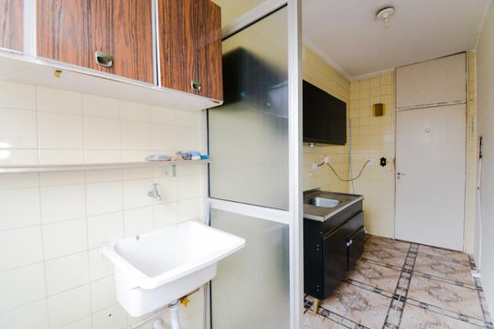Área de Serviço de apartamento para alugar com 2 quartos, 56m² em Jardim Cocaia, Guarulhos
