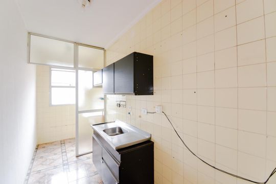 Cozinha de apartamento para alugar com 2 quartos, 56m² em Jardim Cocaia, Guarulhos