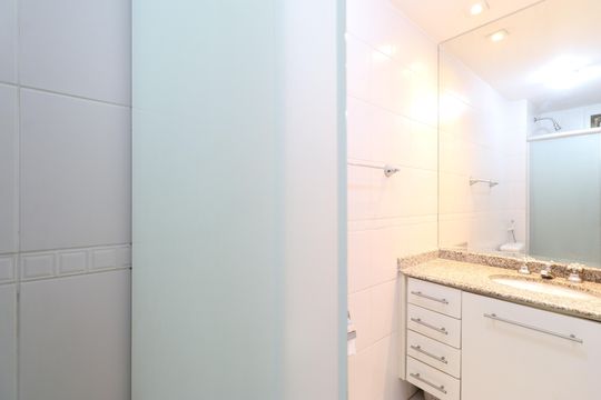Banheiro da Suíte 1 de apartamento para alugar com 3 quartos, 105m² em Pompeia, São Paulo