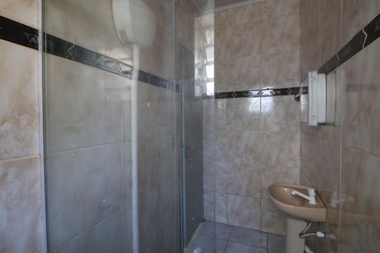 Banheiro da Suíte de casa para alugar com 2 quartos, 50m² em Harmonia, Canoas