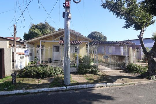 Fachada de casa para alugar com 2 quartos, 50m² em Harmonia, Canoas