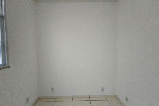 Quarto 2 de casa para alugar com 2 quartos, 60m² em Centro, Nilópolis