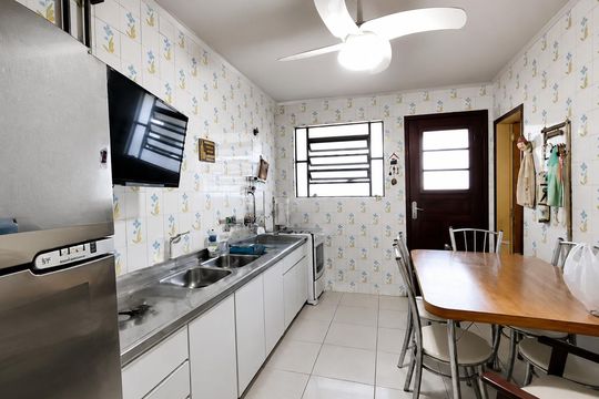 Cozinha de casa à venda com 3 quartos, 200m² em Jardim do Salso, Porto Alegre
