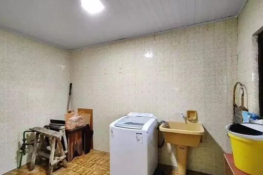 Área de serviço de casa à venda com 3 quartos, 200m² em Jardim do Salso, Porto Alegre