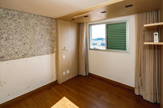 Apartamento à venda com 4 quartos, 130m² em Liberdade, Belo Horizonte