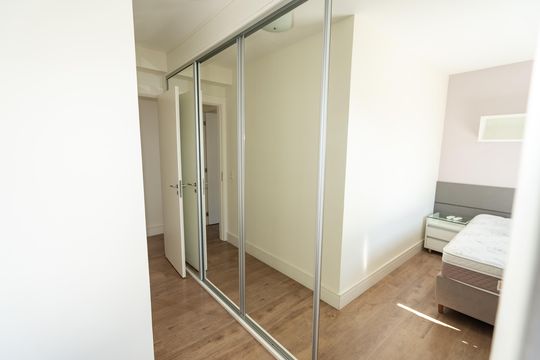 Suíte de apartamento para alugar com 2 quartos, 69m² em Passo D’areia, Porto Alegre