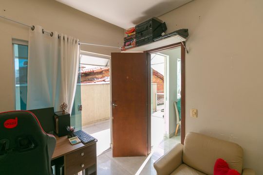 Casa à venda com 4 quartos, 210m² em Conjunto Helena Antipoff, Belo Horizonte