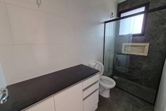 Banheiro 2 de casa de condomínio para alugar com 3 quartos, 130m² em Vale Ville, Gravataí