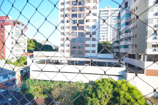 Suíte - Vista de apartamento para alugar com 2 quartos, 66m² em Petrópolis, Porto Alegre