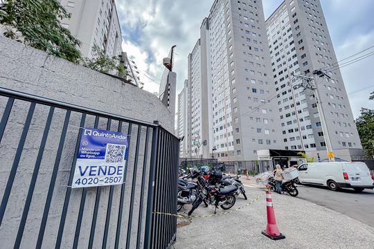 Fachada com Plaquinha de apartamento para alugar com 2 quartos, 42m² em Jardim America da Penha, São Paulo