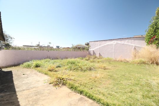 Quintal de casa para alugar com 3 quartos, 120m² em Santa Mônica, Uberlândia