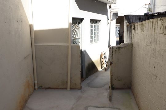 Quintal de casa para alugar com 1 quarto, 80m² em Quinta da Paineira, São Paulo