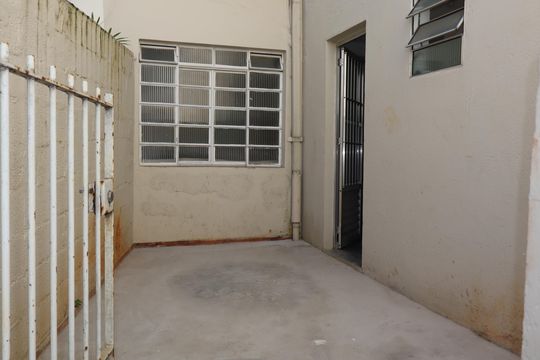 Quintal de casa para alugar com 1 quarto, 80m² em Quinta da Paineira, São Paulo