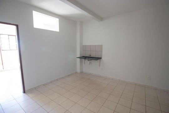Apartamento para alugar com 1 quarto, 30m² em Qe 19, Brasília