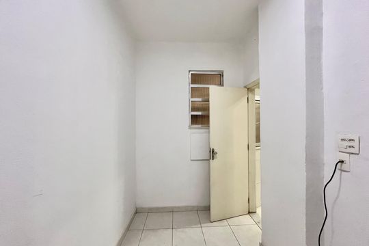 Quarto de Serviço de apartamento para alugar com 2 quartos, 73m² em Copacabana, Rio de Janeiro