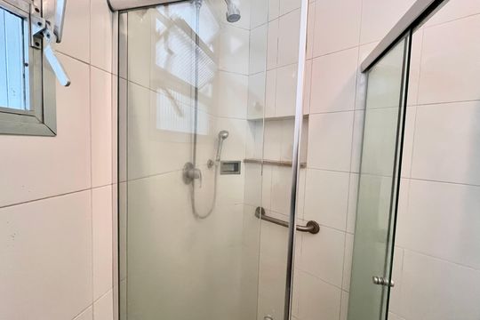 Banheiro de apartamento para alugar com 2 quartos, 73m² em Copacabana, Rio de Janeiro