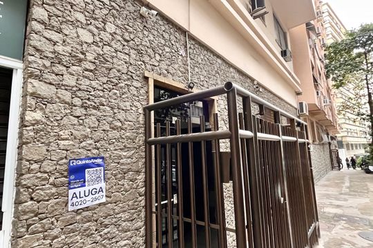 Placa de apartamento para alugar com 2 quartos, 73m² em Copacabana, Rio de Janeiro