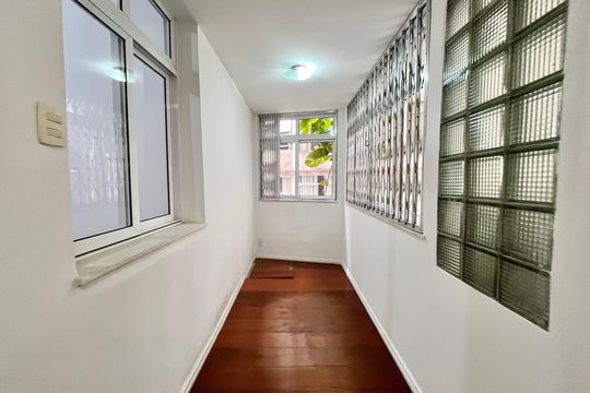 Varanda  de apartamento para alugar com 2 quartos, 73m² em Copacabana, Rio de Janeiro