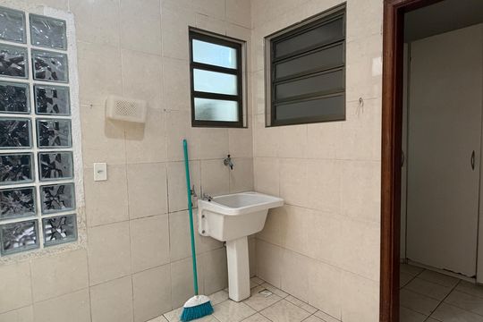 Área de Serviço de casa para alugar com 3 quartos, 190m² em Campo Grande, Santos