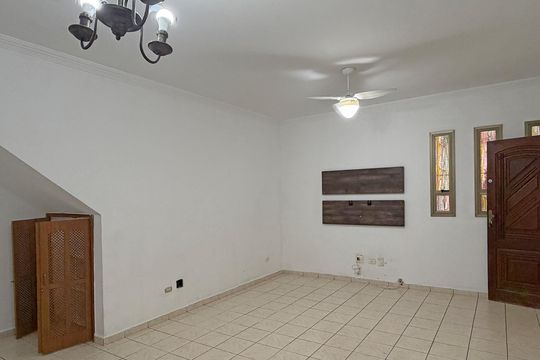 Sala de casa para alugar com 3 quartos, 190m² em Campo Grande, Santos