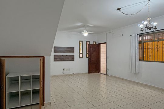 Sala de casa para alugar com 3 quartos, 190m² em Campo Grande, Santos