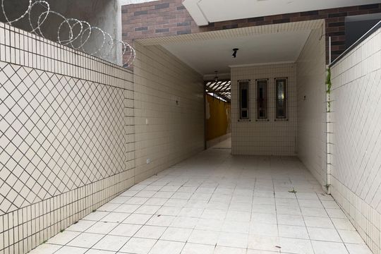 Garagem de casa para alugar com 3 quartos, 190m² em Campo Grande, Santos