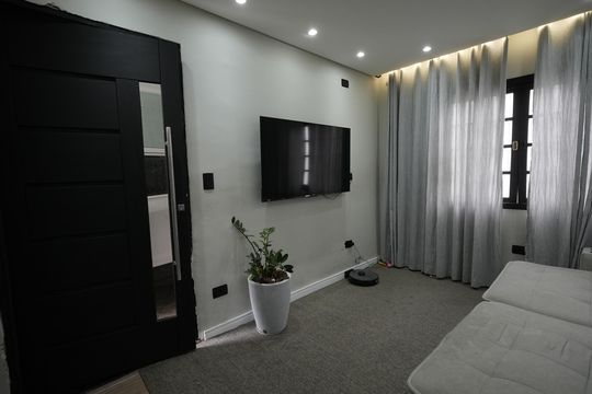 Sala de casa à venda com 3 quartos, 180m² em Vila Linda, Santo André